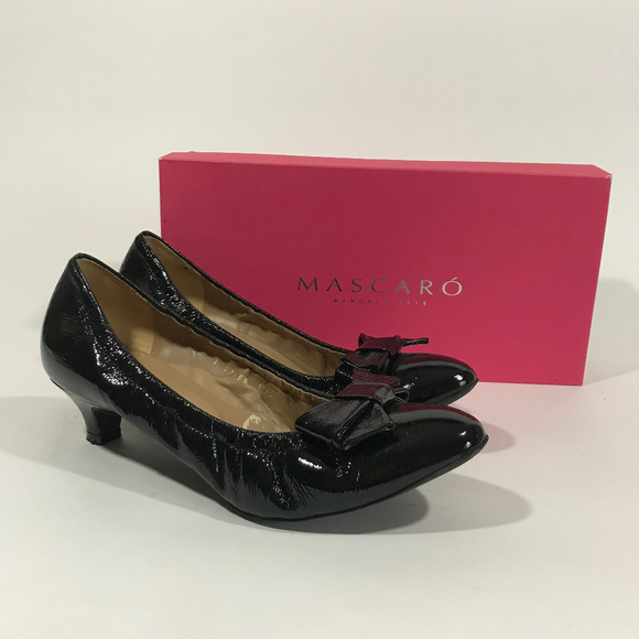 Mascaro Shoes - Mascaró Flexible Patent Kitten Heels w/Bow on Toe